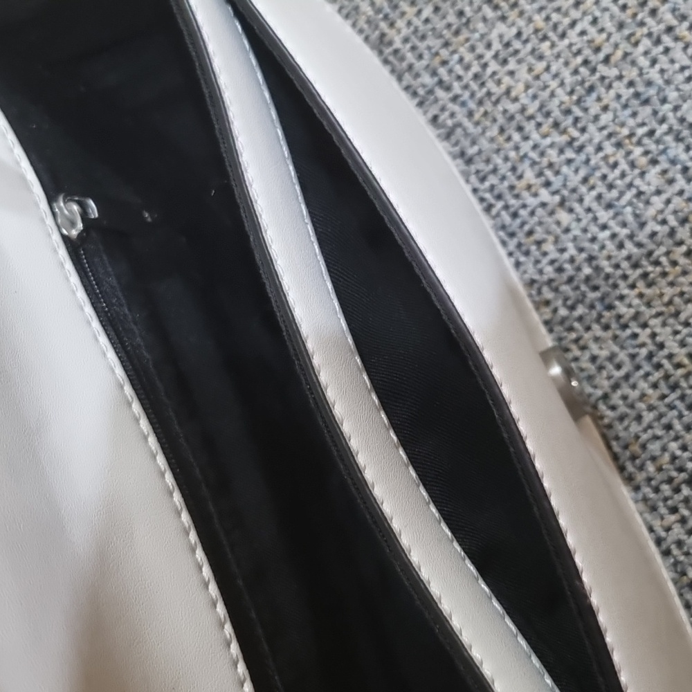 Sam Edelman Dinah Half Moon Handheld/Crossbody Small Bag White w/Silver Hardware - Picture 13 of 16